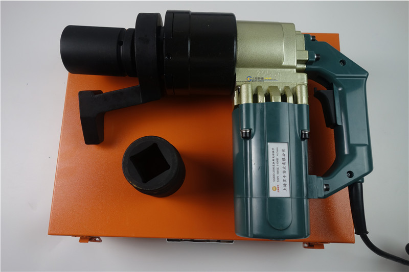 電動(dòng)力矩扳手圖片